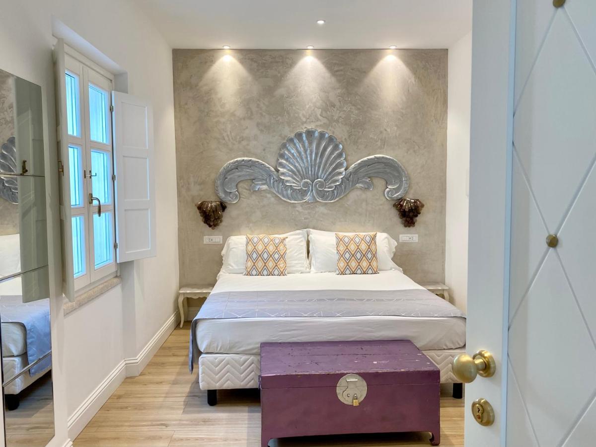 In Centro Unique Rooms Ольбія Екстер'єр фото