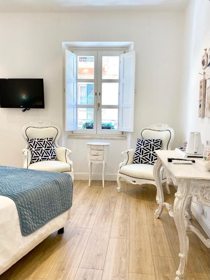 In Centro Unique Rooms Ольбія Екстер'єр фото