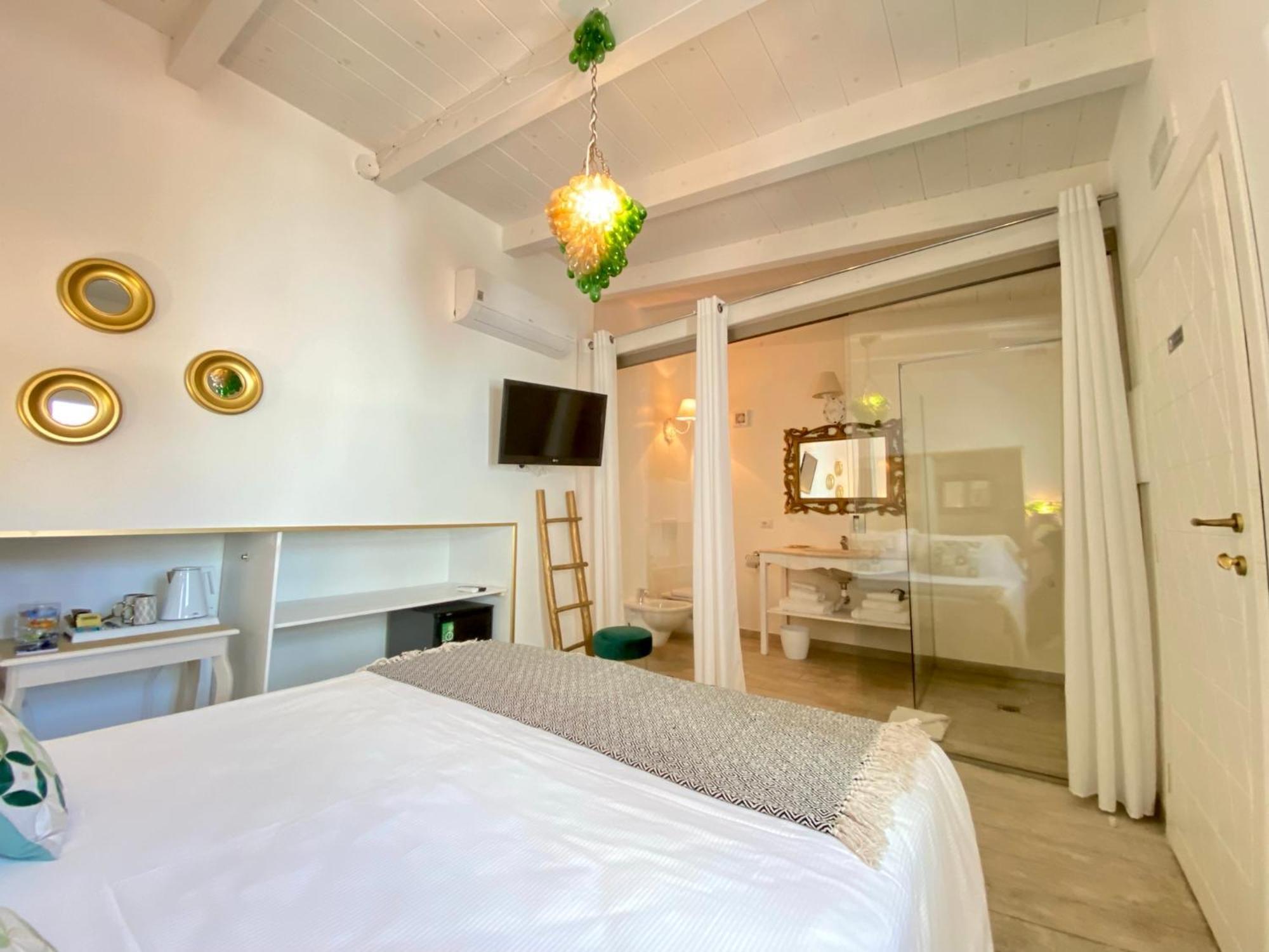 In Centro Unique Rooms Ольбія Екстер'єр фото